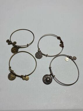 alex and ani Stackable Charm Bangle Bracelet Set 4 Gold & Silver zodiac peace